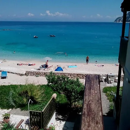 Apartament Fetsis Áyios Nikítas