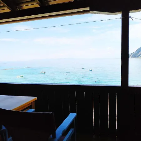 Fetsis * Áyios Nikítas