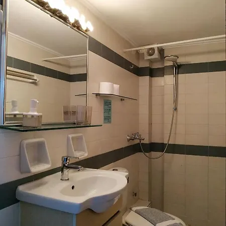 Fetsis * Áyios Nikítas